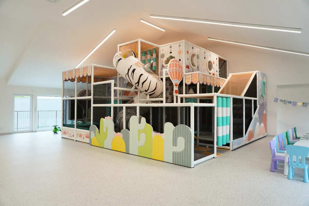 Rutsche ins Bällebad – Ententini Indoor-Spielplatz