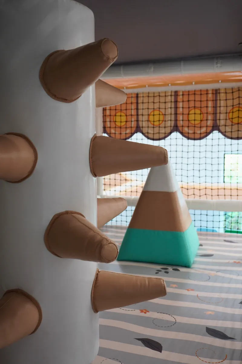 Raum mit Spielteppich – Ententini Indoor-Spielplatz